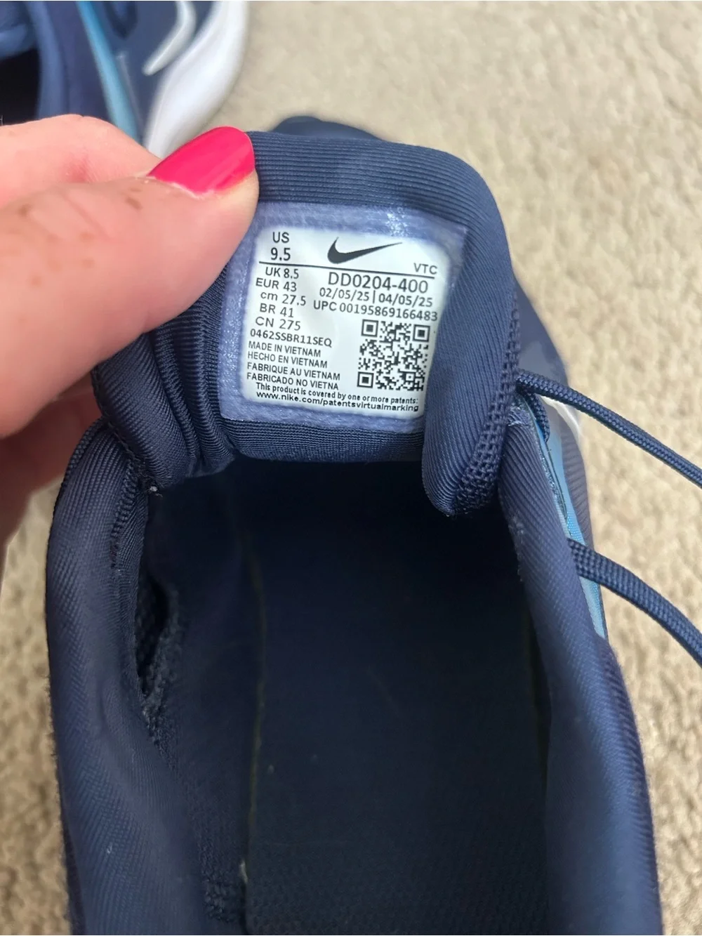 Nike Men’s Navy and Light Blue Cushioned Running Sneakers
